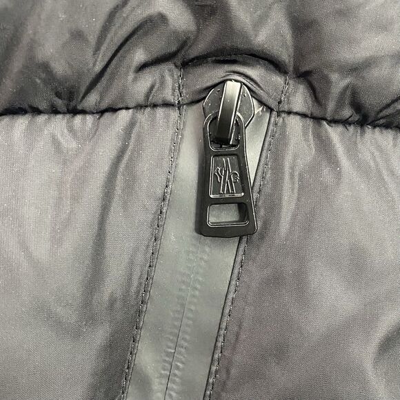 Moncler Blais Jacket Men’s 2 M Black Down Puffer Hooded Coat Winter F20911B54410 - Picture 13 of 16